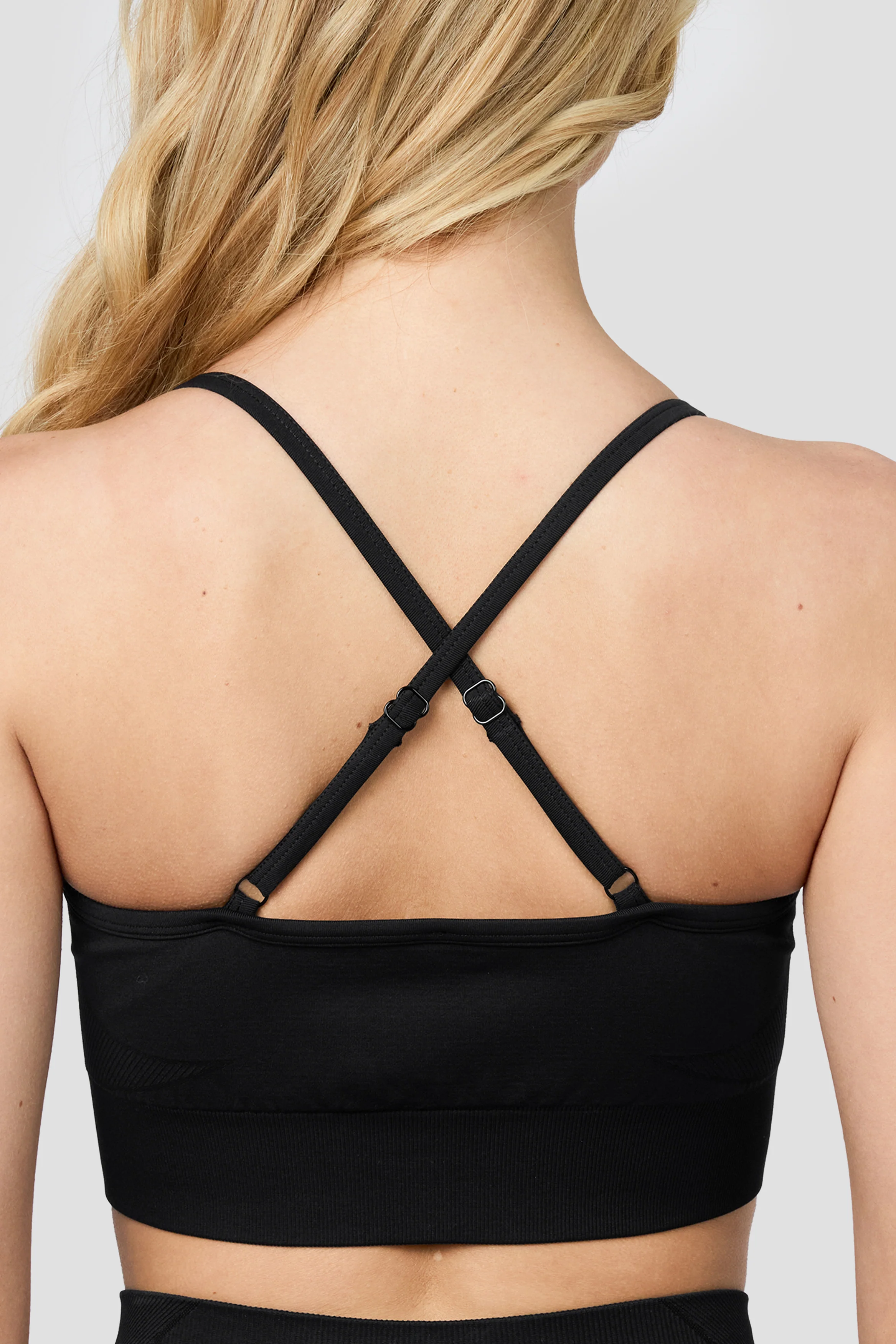 Evolve 2.0 Seamless Bra - Black - Image 6