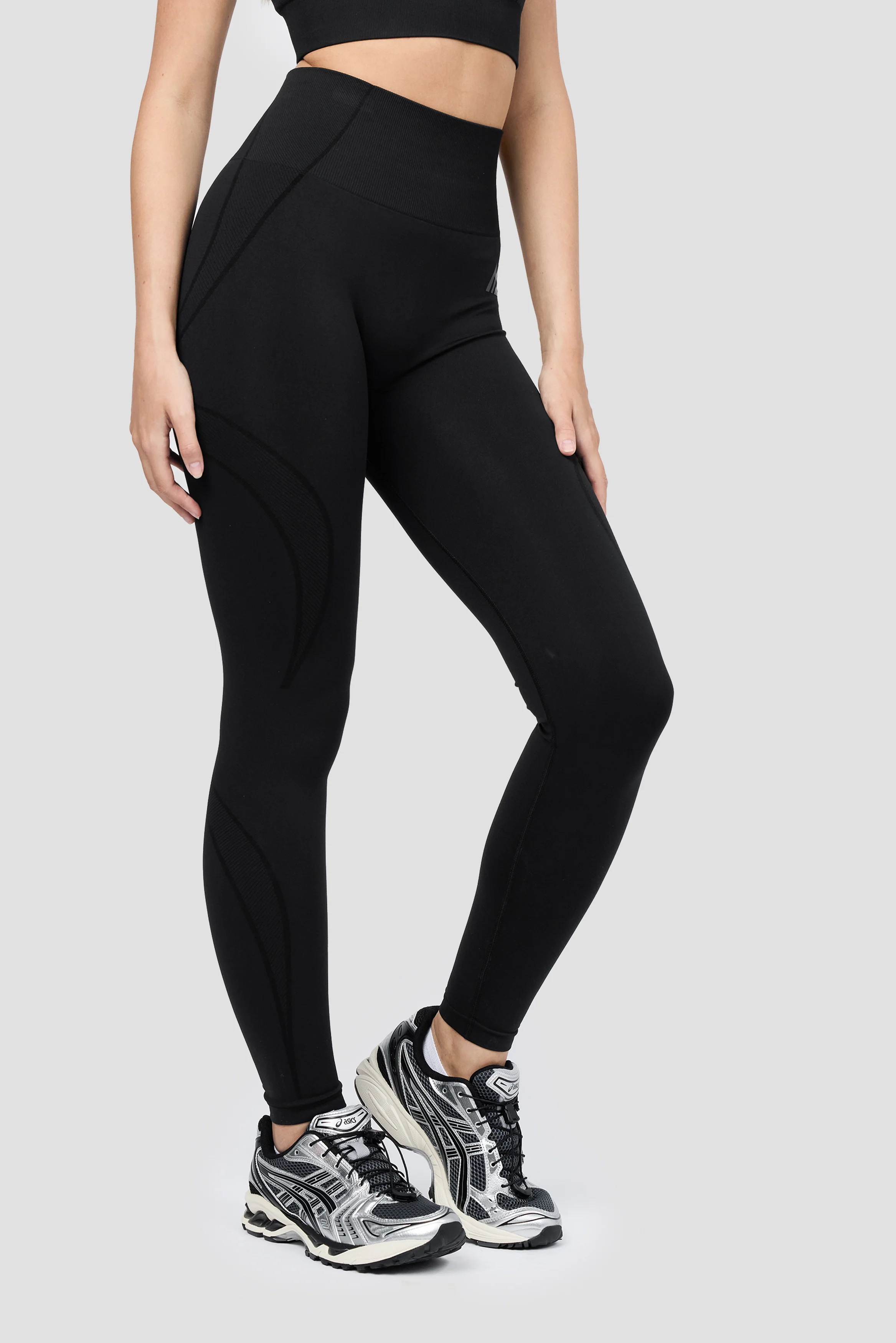 Evolve 2.0 Seamless Legging - Black - Image 2