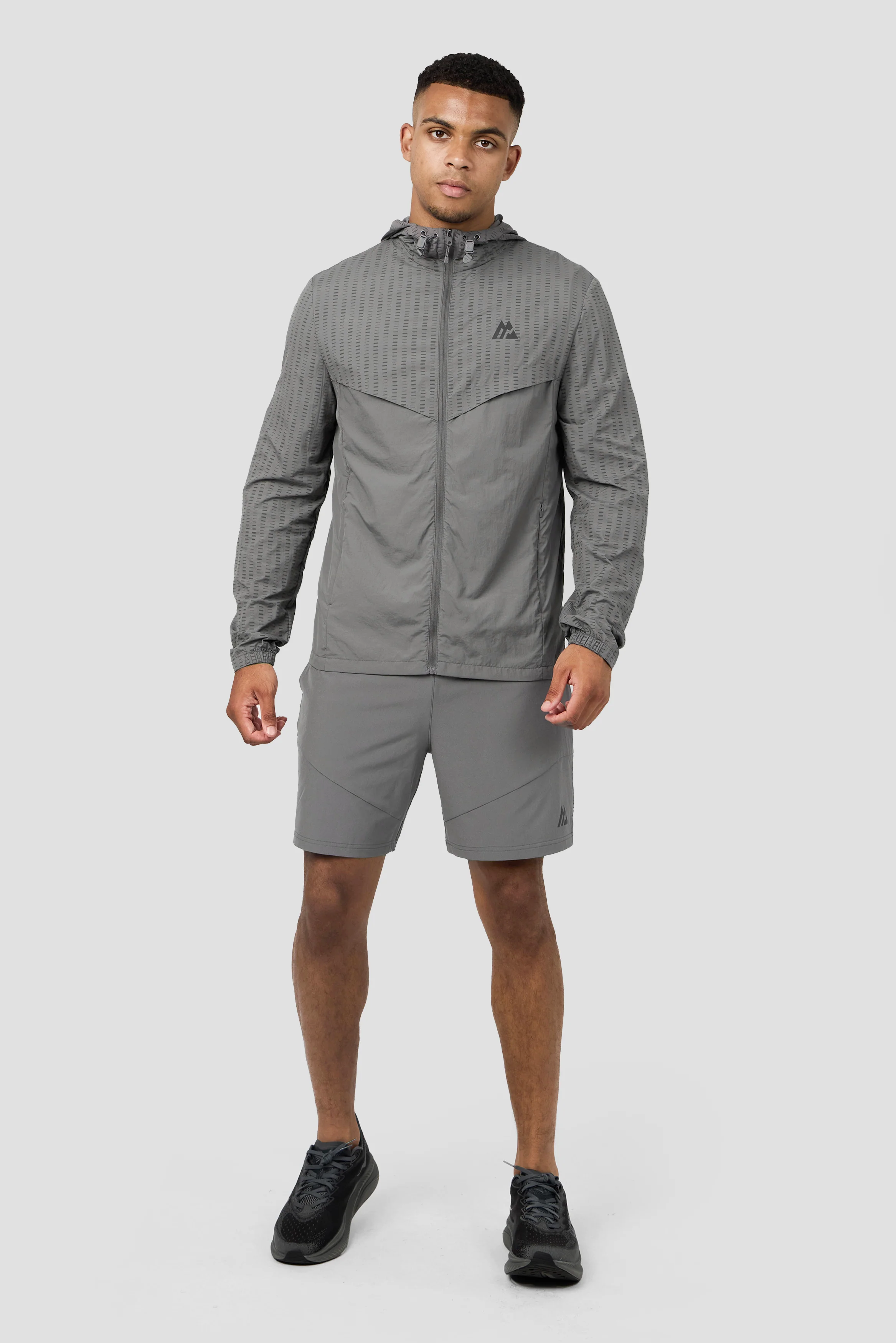 MTX Run Tempo Windbreaker - Cement Grey - Image 3