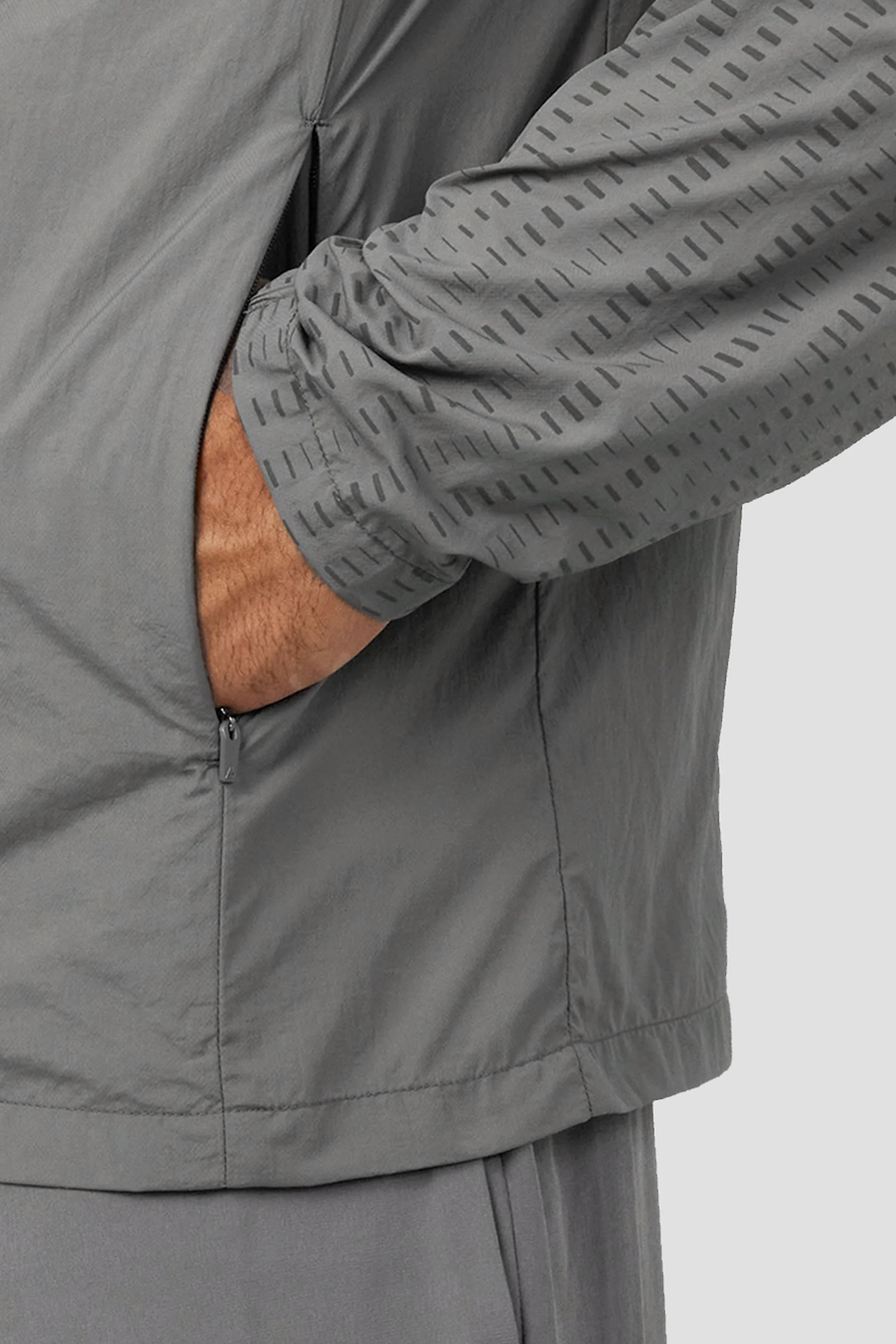 MTX Run Tempo Windbreaker - Cement Grey - Image 5