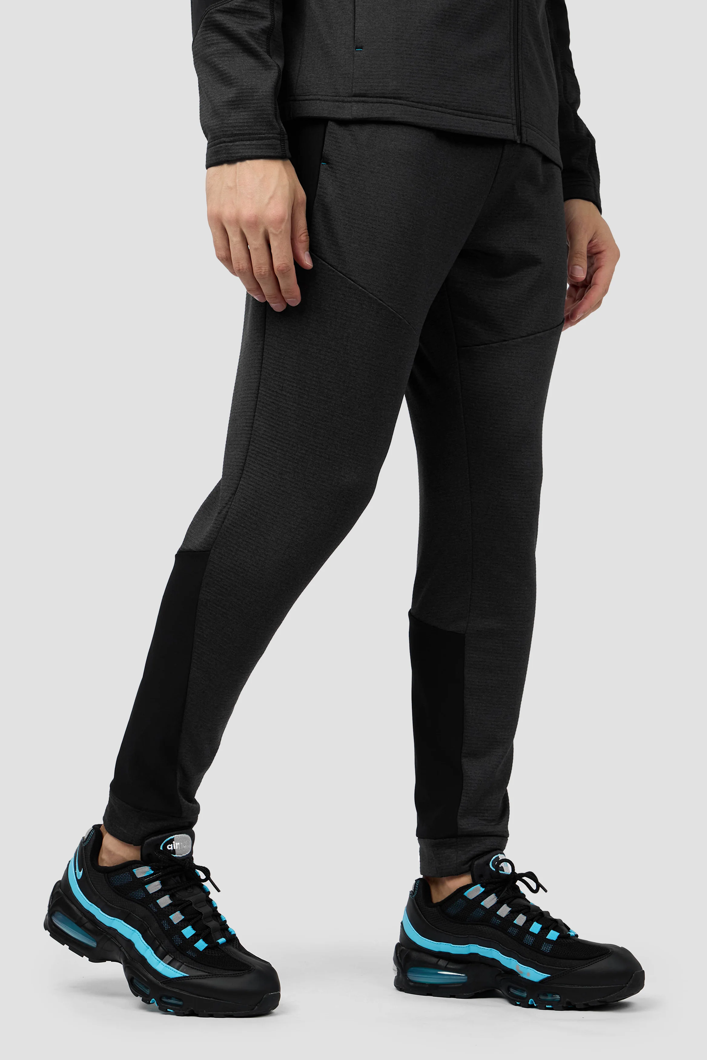 Summit 2.0 Jogger - Black - Image 2