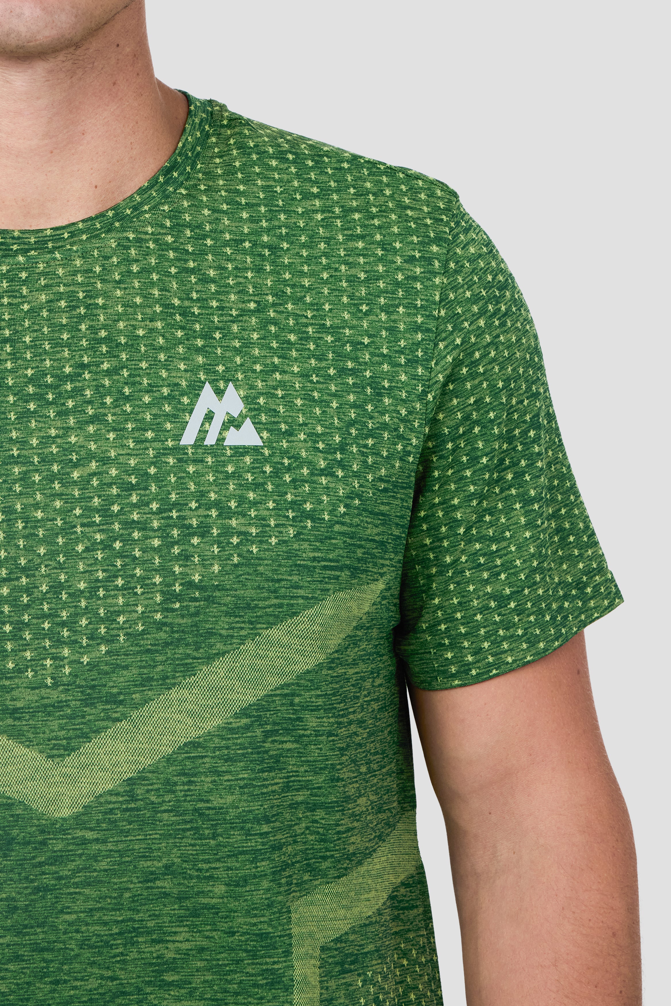 Vault Seamless T-Shirt - Evergreen/Apple - Image 5